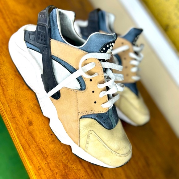 Nike Huarache - Picture 2 of 2